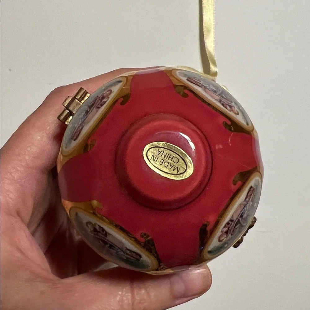 Mr. Christmas Musical Decorative Porcelain Egg Ornament